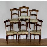 Satz von 6 Stühlen, Spätbiedermeier, deutsch um 1840-50, Nuss- und Buchenholz, Vorderbeine
