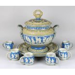 Villeroy & Boch Bowle mit sechs Bechern, Mettlach um 1903, Steinzeug mit reliefierter Kameo-