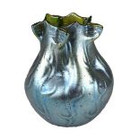 Seltene Jugendstil Lötz-Vase, Neptun, Klostermühle Böhmen 1903, Dekor Neptun, Grund creta, Iris,