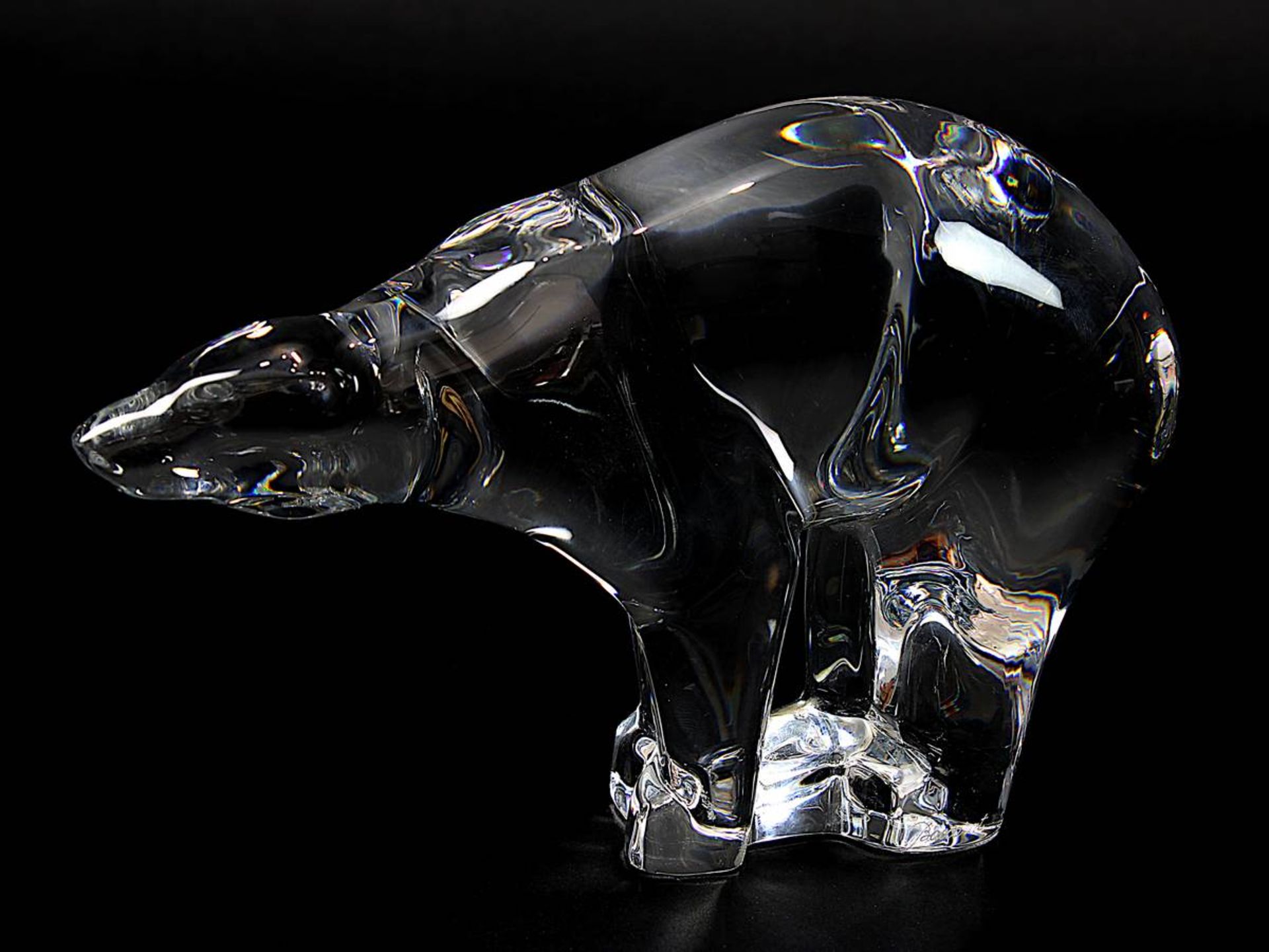 Baccarat Kristall-Bär, Cristalleries de Baccarat, Frankreich um 1970, vollplastische Figur eines
