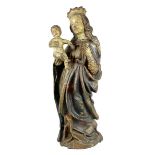 Madonna mit dem Jesusknaben, vollplastische Skulptur im gotischen Stil, wohl aus altem Holz