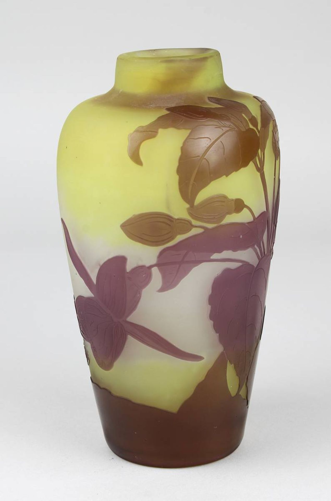 Gallé Jugendstil-Vase mit Fuchsiendekor, Nancy 1904 - 1906, ovaler Vasenkorpus aus Klarglas, innen - Image 4 of 4