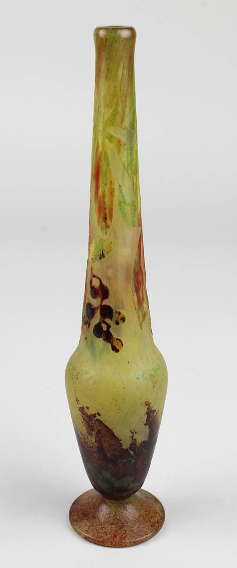 Daum Jugendstil-Vase mit Heidelbeerdekor, Nancy um 1909, Entwurf Henry Bergé, länglicher - Image 3 of 6
