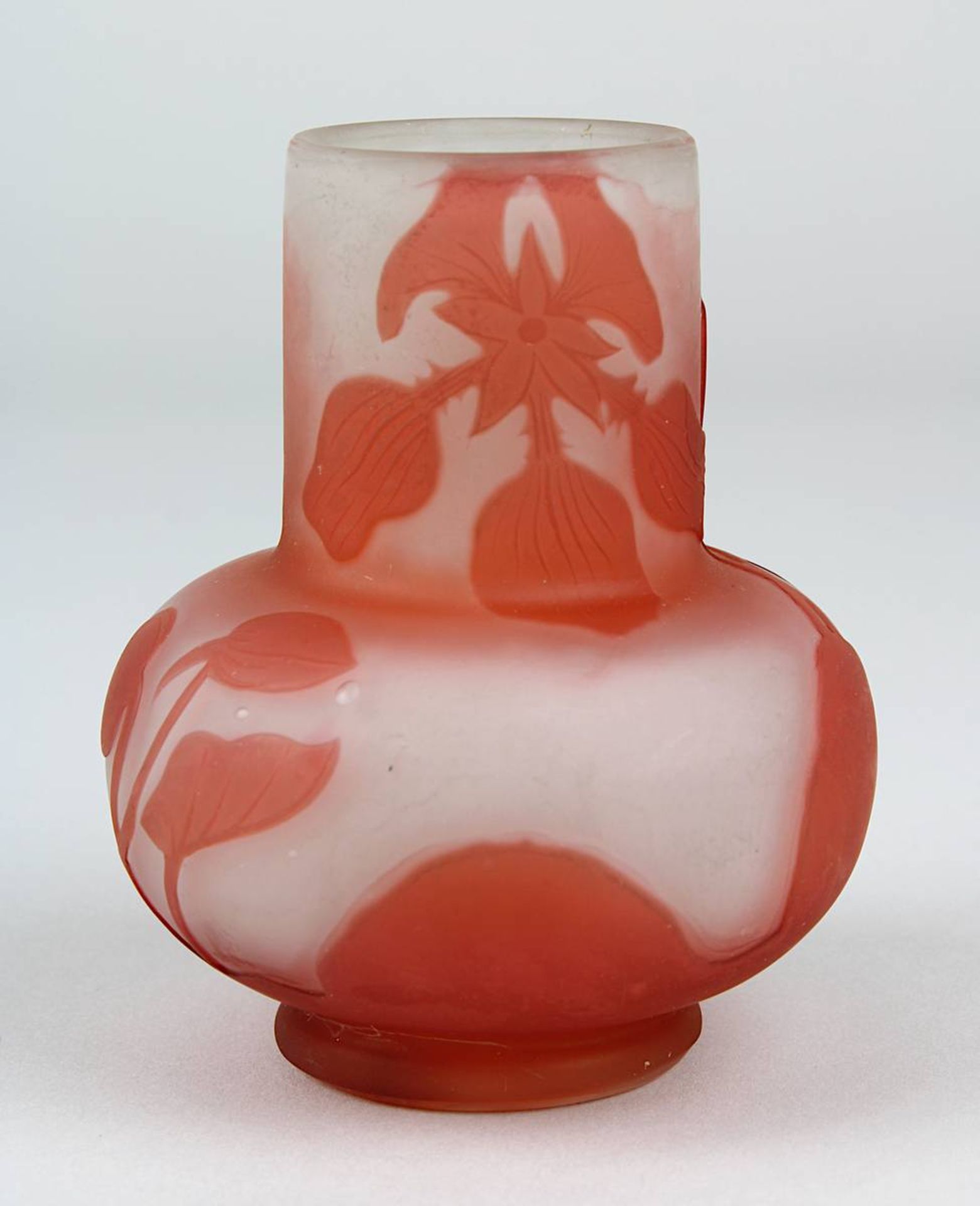 Gallé Miniatur-Jugendstil-Vase mit Windenmotiv, Nancy um 1920, matt geätzter Klarglaskorpus, - Image 4 of 4