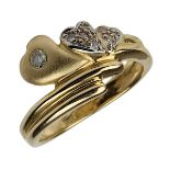 Gelbgold Damen-Ring mit Diamanten, deutsch um 1990, Ringschiene gestempelt 585, Ringkopf mit 3