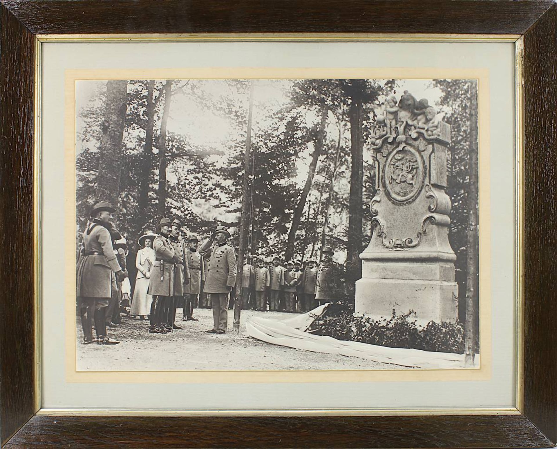 Fotografie der Enthüllung des Denkmals für Friedrich Wilhelm Utsch, gen. "Jäger aus Kurpfalz", durch