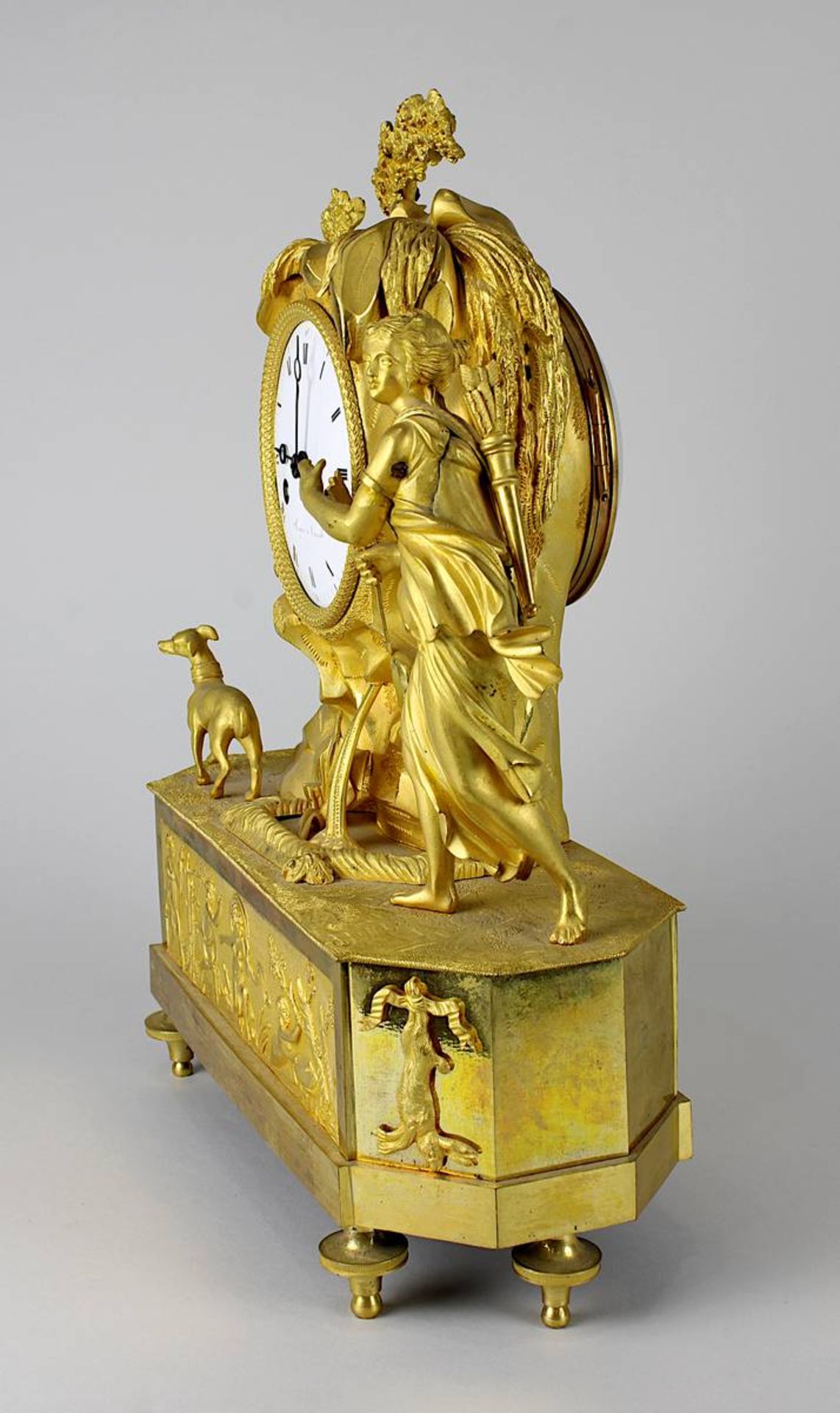 Empire-Bronzeuhr vergoldet, Diana am Brunnen, Frankreich um 1810, französisches Pendulenwerk mit Fad - Bild 2 aus 7
