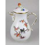 Meissen Kaffeekanne Indische Blumen und Vogelmalerei bunt, 1. Wahl, Porzellan weißer Scherben,