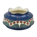 Villeroy & Boch, Kleine Jugendstil-Schale mit Herzmotiv, Mettlach 1902, Keramik, hellerScherben,