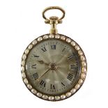 Rotgoldene Damen-Taschenuhr mit Flussperlen-Besatz, Frankreich um 1890, 18-karätiges Rotgoldgehäuse,