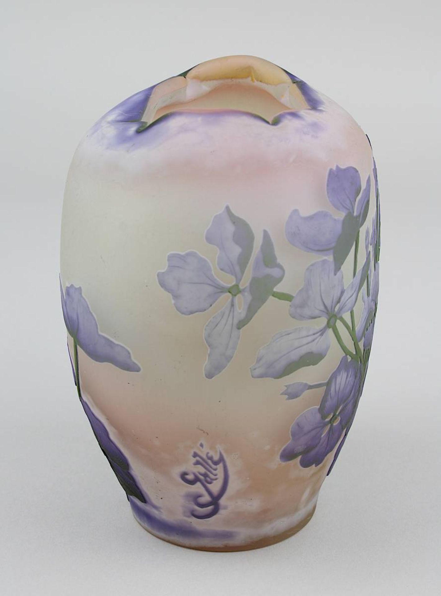 Gallé Jugendstil-Vase mit Hortensienmotiv, Nancy 1906-14, matt geätzer Klarglaskorpus in runder Form - Image 4 of 4