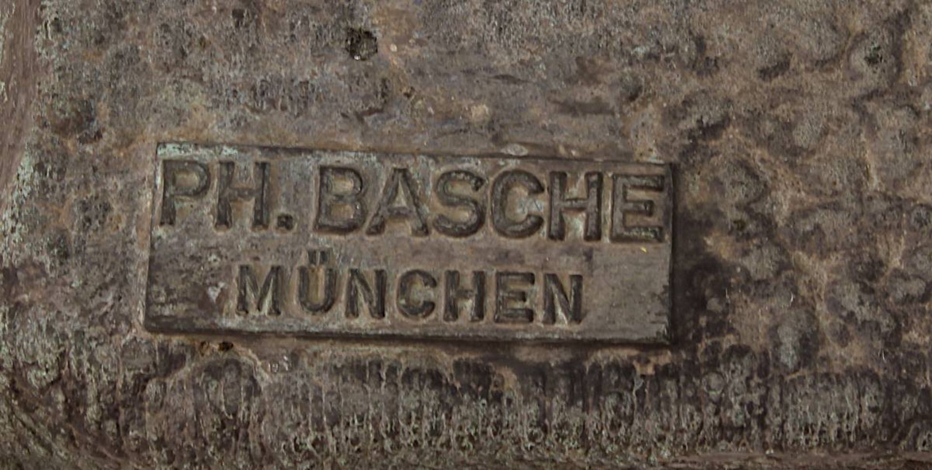 Basche, Philipp (zeitgen. Bildhauer, München), Kronenkranich, große Gartenskulptur angefertigt 1977, - Image 2 of 2