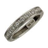 Halber Memory-Ring, Weißgold gepunzt 585, mit 12 Diamanten im Brillantschliff, zus. ca. 0,32 ct,