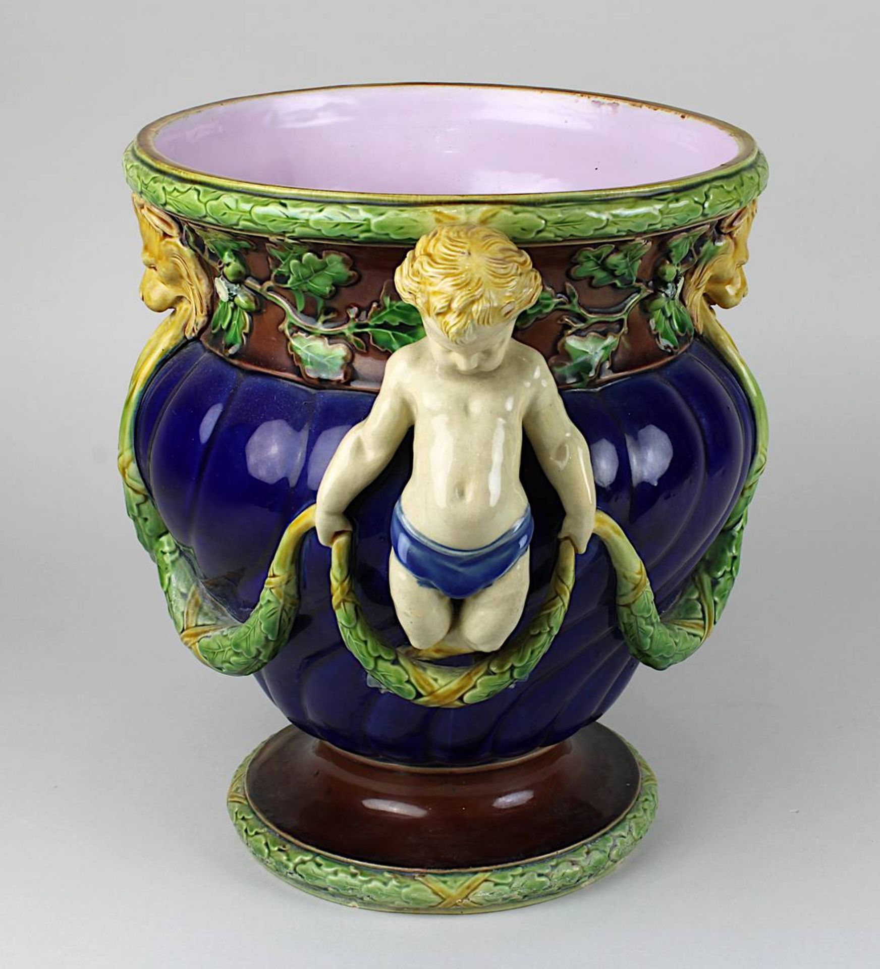 Steingut-Cachepot mit Faunkindern, Frankreich um 1880, Keramik, heller Scherben, Wandung mit zwei - Image 2 of 4