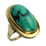 Gelbgold-Ring mit Türkis-Cabochon, deutsch um 1950, gepunzt 585, handgefertigte Ringschiene mit