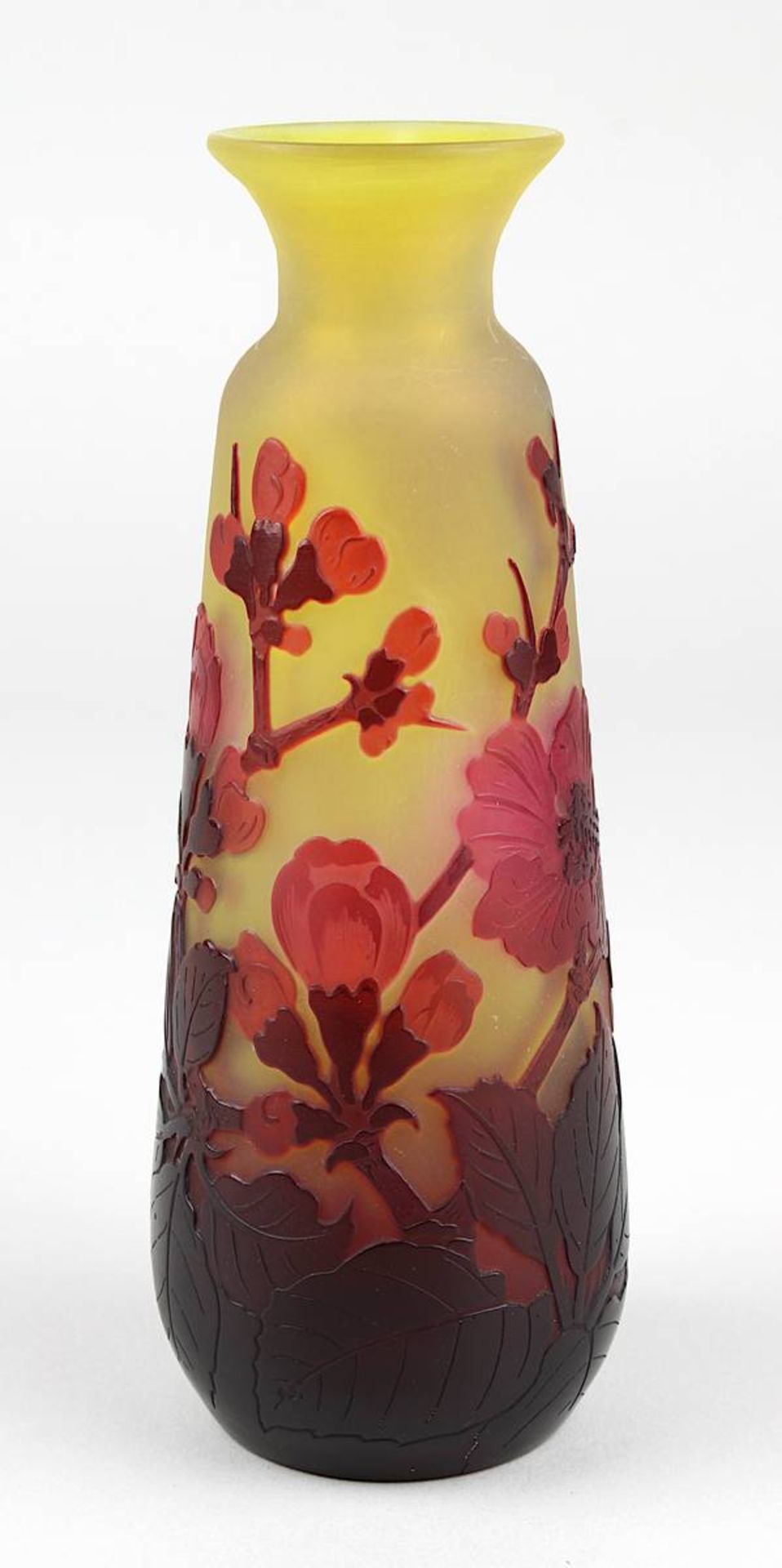 Kleine Gallé Jugendstil-Vase mit Kirschblütenmotiv, Nancy 1906-14, länglicher Klarglaskorpus innen - Image 4 of 5