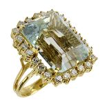 Gelbgold-Ring mit großem Aquamarin und Diamanten, Italien um 1970, handgefertigte Ringschiene