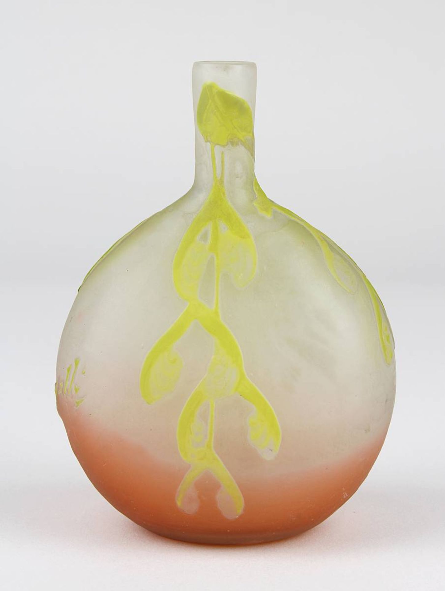 Klein Gallé Jugendstil-Vase mit Ahornmotiv, Nancy 1906-14, Klarglaskorpus innen mit orangefarbenem - Image 3 of 4