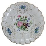 Prunkteller Meissen um 1900, im Barockstil, Fahne mit Reliefdekor, Blumendekor in Hausmalerei,