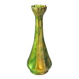 Zsolnay Jugendstil-Vase, Dekor Labrador, Ungarn, Pécs um 1900, Entwurf wohl Rippl-Rónai József (