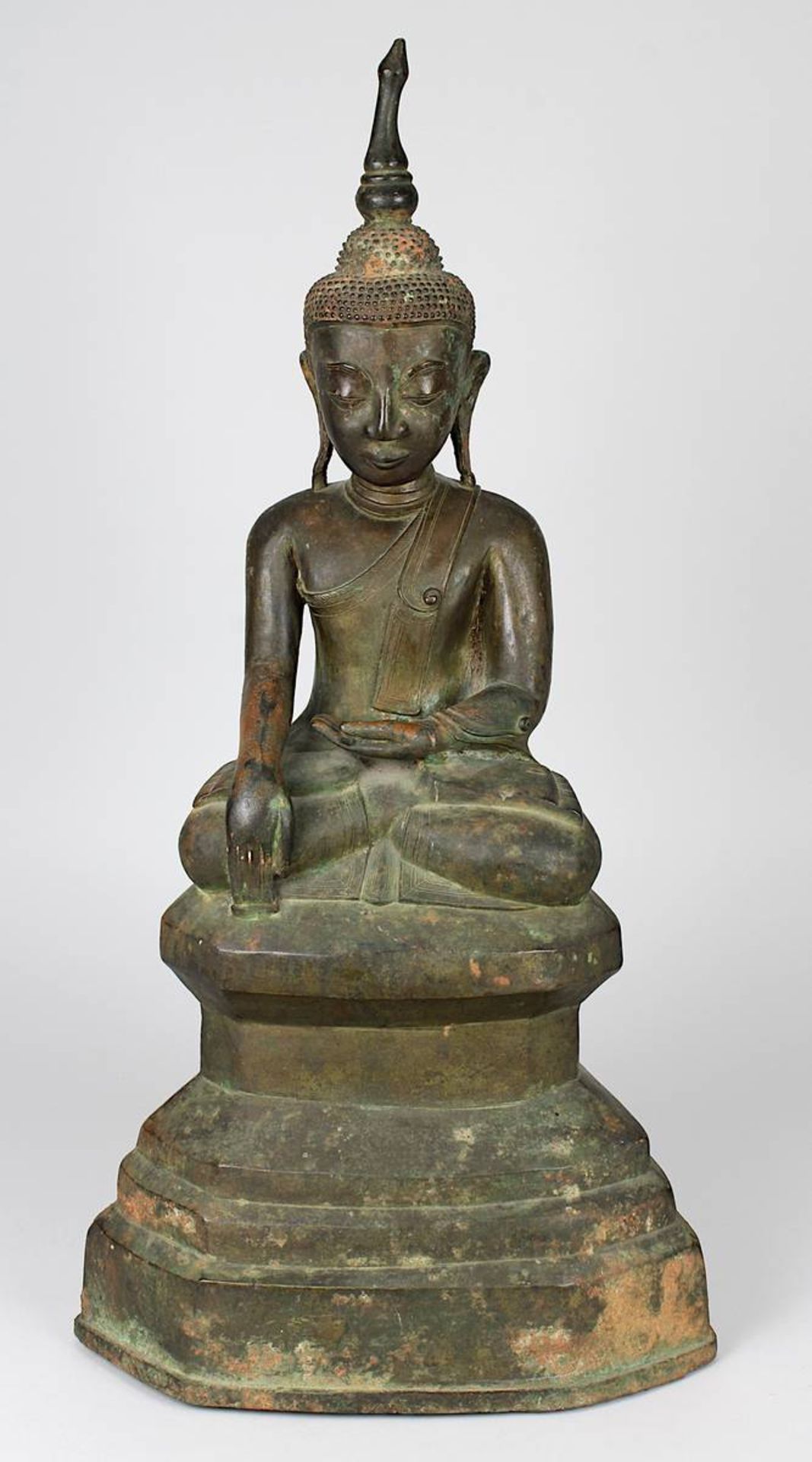 Große Figur des sitzenden Buddha, Thailand, Ayutthaya, 17. Jh., Bronze mit sehr schöner Alterspatina