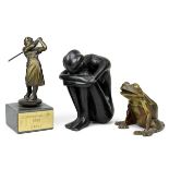 Konvolut 3 kleine Bronzefiguren, bestehend aus: Frosch, H 7 cm; kauernde Mädchenfigur, H 11 cm;