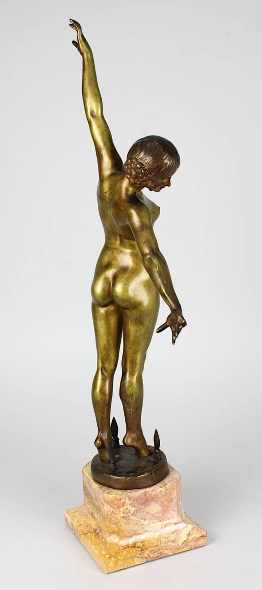 Ouillon Carrère, Fernand (französischer Bildhauer), Lanzenspitzen-Tänzerin, Bronzefigur auf - Image 4 of 7