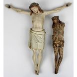 Zwei Corpora Christi, 17. - 19. Jh., Holz geschnitzt u. gefasst, beide als 3 Nadeltypus, der eine
