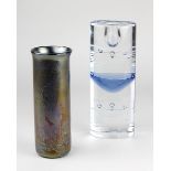 Vase Isle of Wight und Block-Kerzenständer aus Glas: Michael Harris, mundgeblasene Vase aus