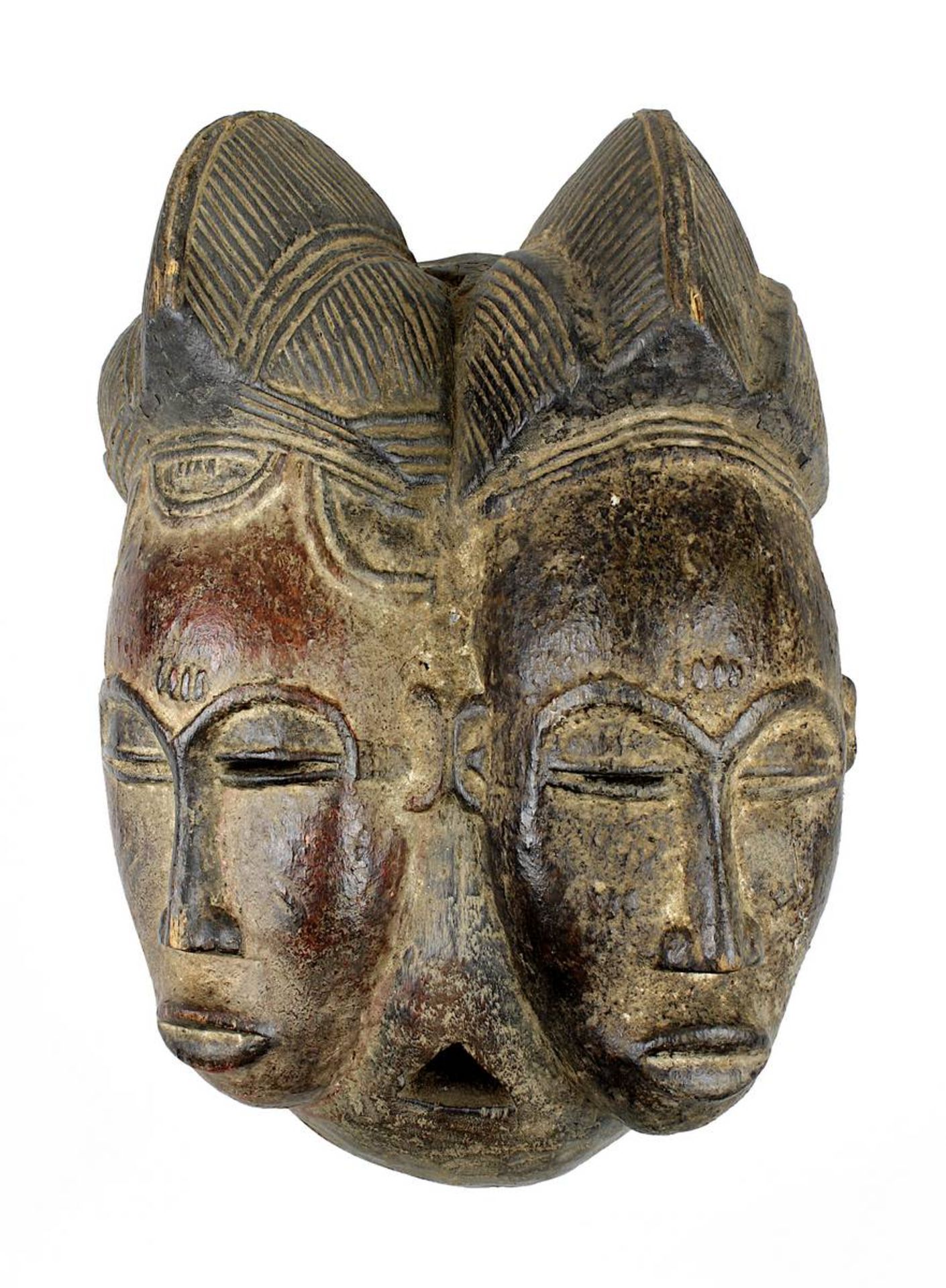 Mblo Zwillingsmaske der Baule, Côte d'Ivoire, Holz geschnitzt, partiell mit Kaolin (in Resten) gefär