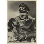 Autogrammkarte des Fliegers Oberst Galland, in Uniform, mit eigenhändiger Unterschrift,
