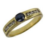 Gelbgold-Ring mit Diamanten und Saphircabochon, Italien um 1990, 750 gestempelte Ringschiene mit