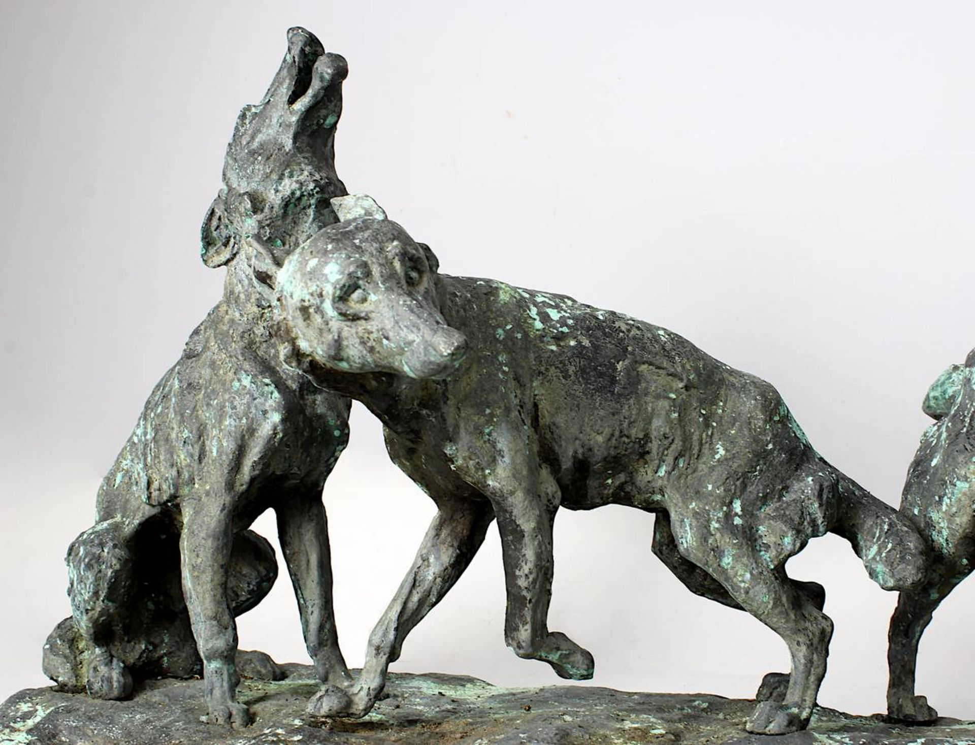 Büschelberger, Anton (Eger 1869 - 1934 Dresden) Wolfsrudel, große Bronzefigur von fünf Wölfen, auf - Image 2 of 5