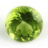 Ein Peridot im Brillantschliff, Farbe grün, Schliff sehr gut, Qualität lupenrein, 4,01 ct.,