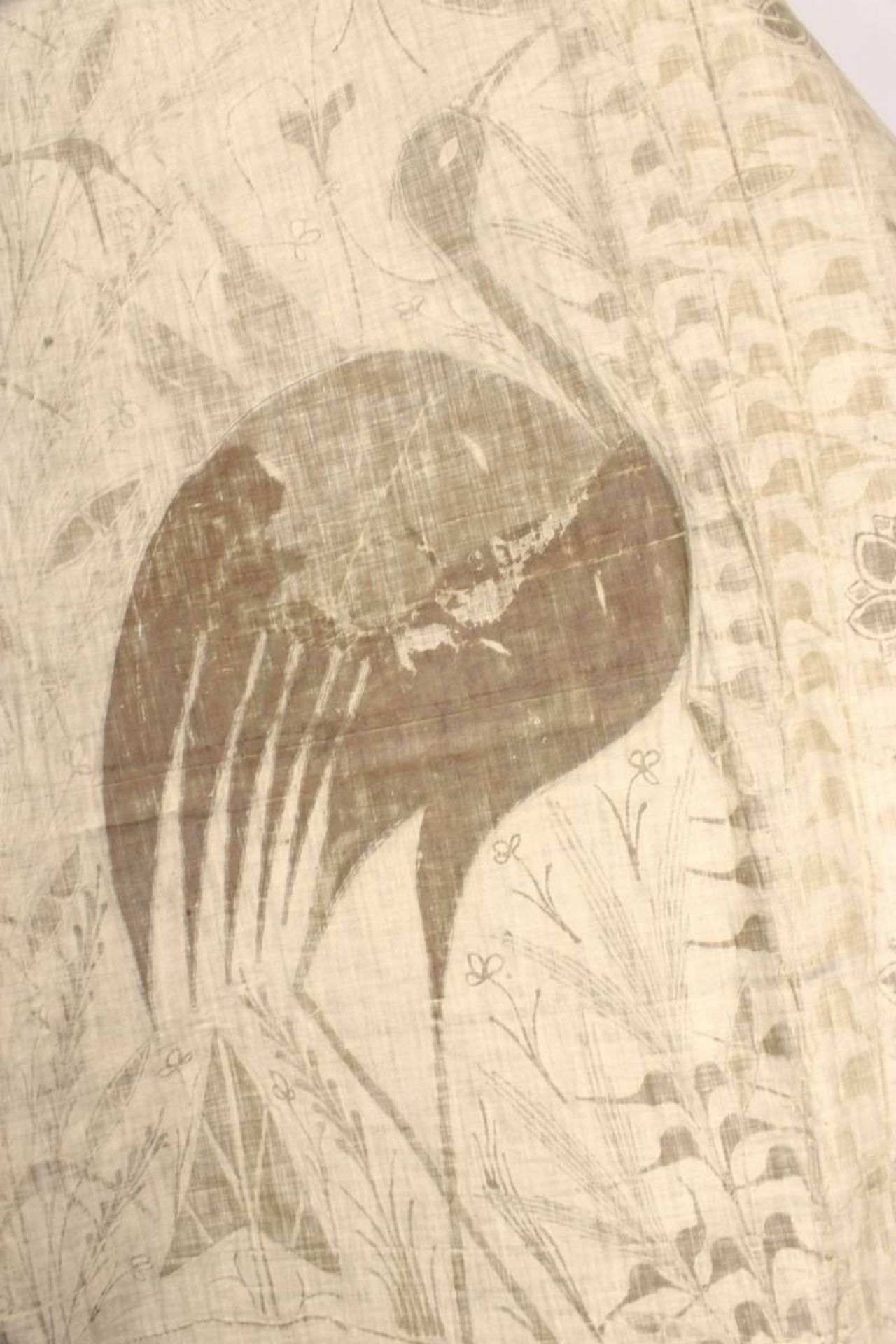 Wandbehang aus Seide, wohl Frankreich A.20.Jh., altweiße Seide mit Malerei aus verdickter, wohl - Bild 11 aus 13