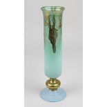 Kunstglas-Vase, wohl Bayerischer Wald um 1980, stangenförmige Vase aus Klarglas mit rundem,