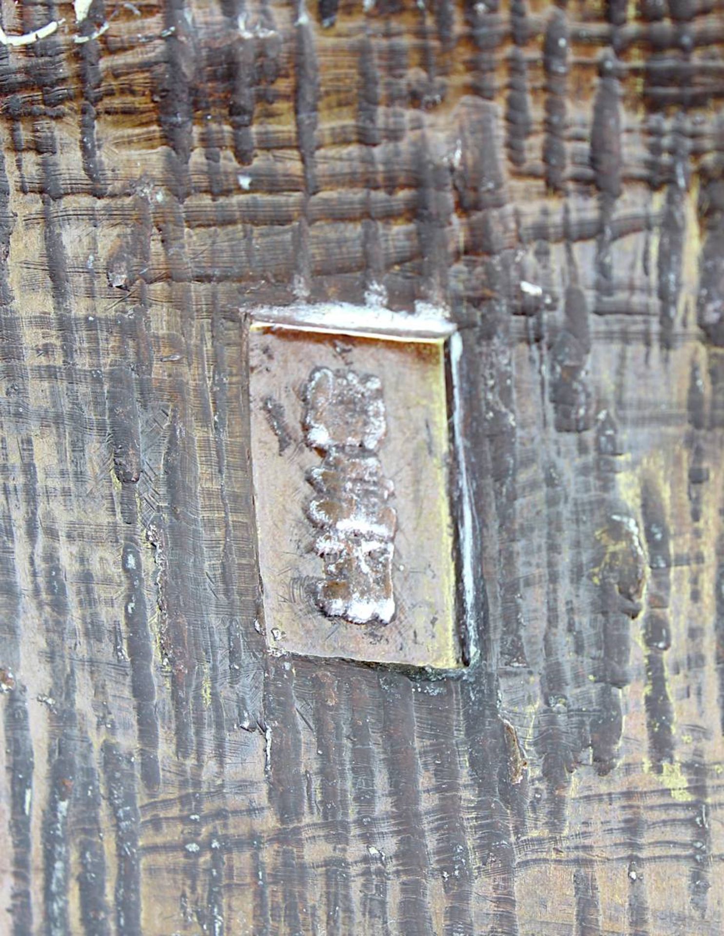 Flacher quadratischer Bronze-Koro, China 19. Jh., auf 4 Füßen, mit reliefiert ornamentiertem - Image 3 of 3