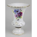 Prunkvase Meissen, um 1900, Balusterform, im Barockstil, teils reliefiert, farbig u. gold staffiert,