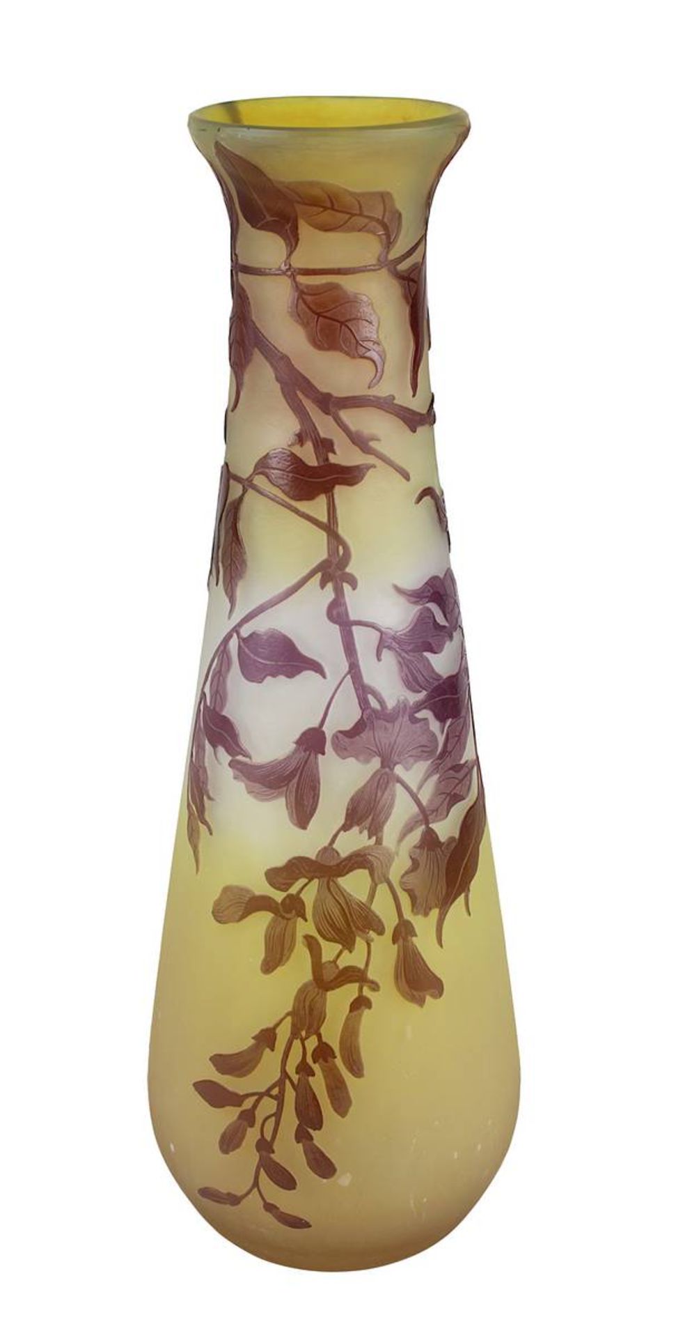 Gallé Jugendstil-Vase mit Glyziniendekor, Nancy 1904-1906, keulenförmiger Klarglaskorpus innen mit