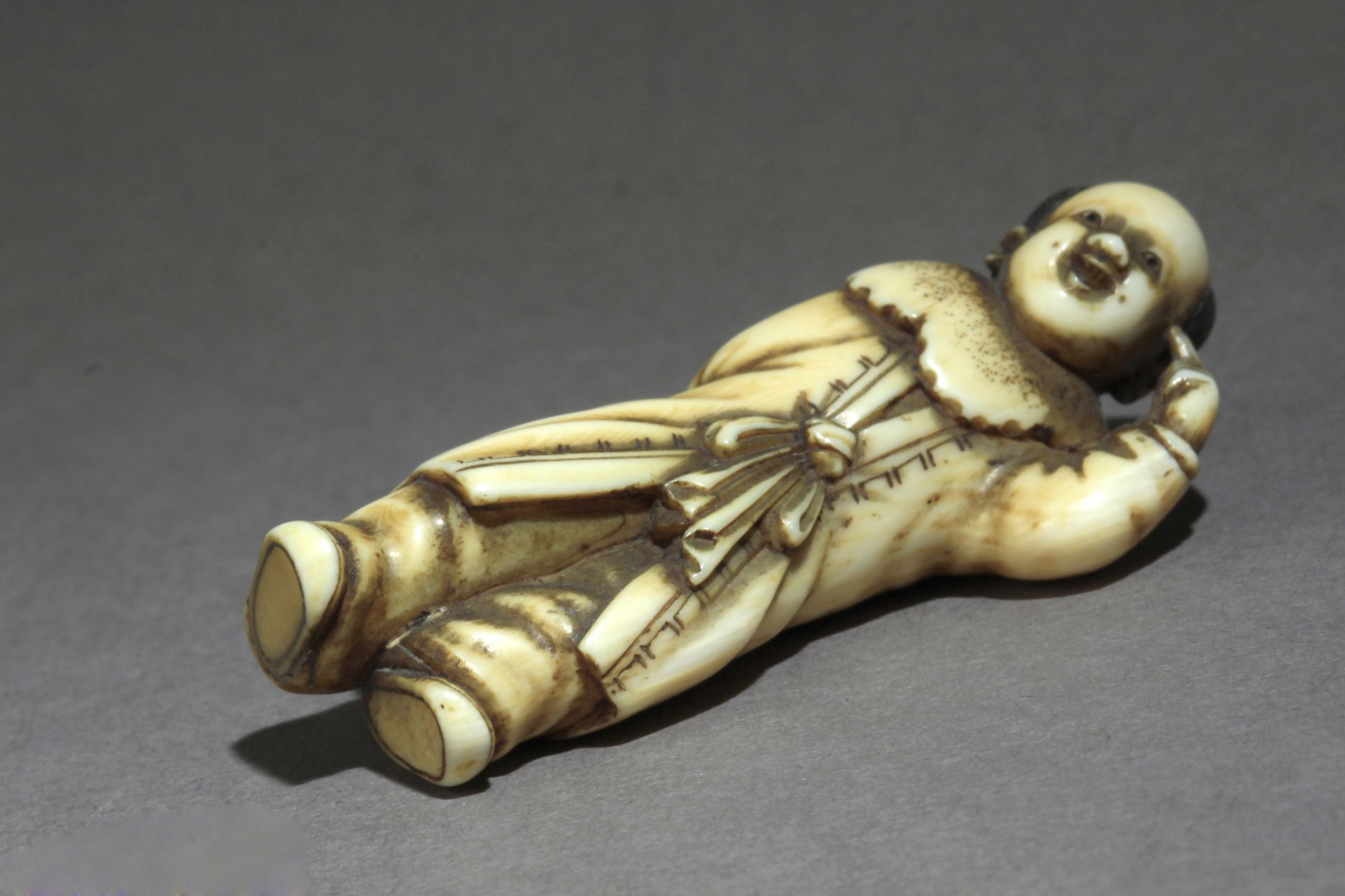 A 19th century Japanese netsuke from Edo period - Bild 5 aus 6