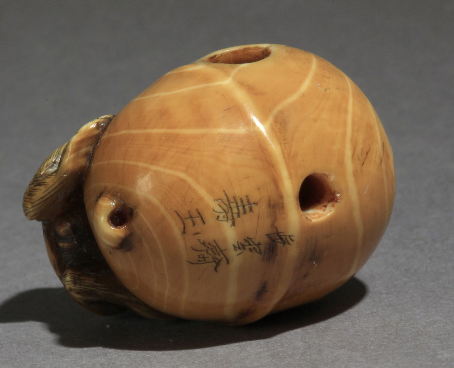 A mid 19th century Japanese netsuke from Edo period - Bild 6 aus 7