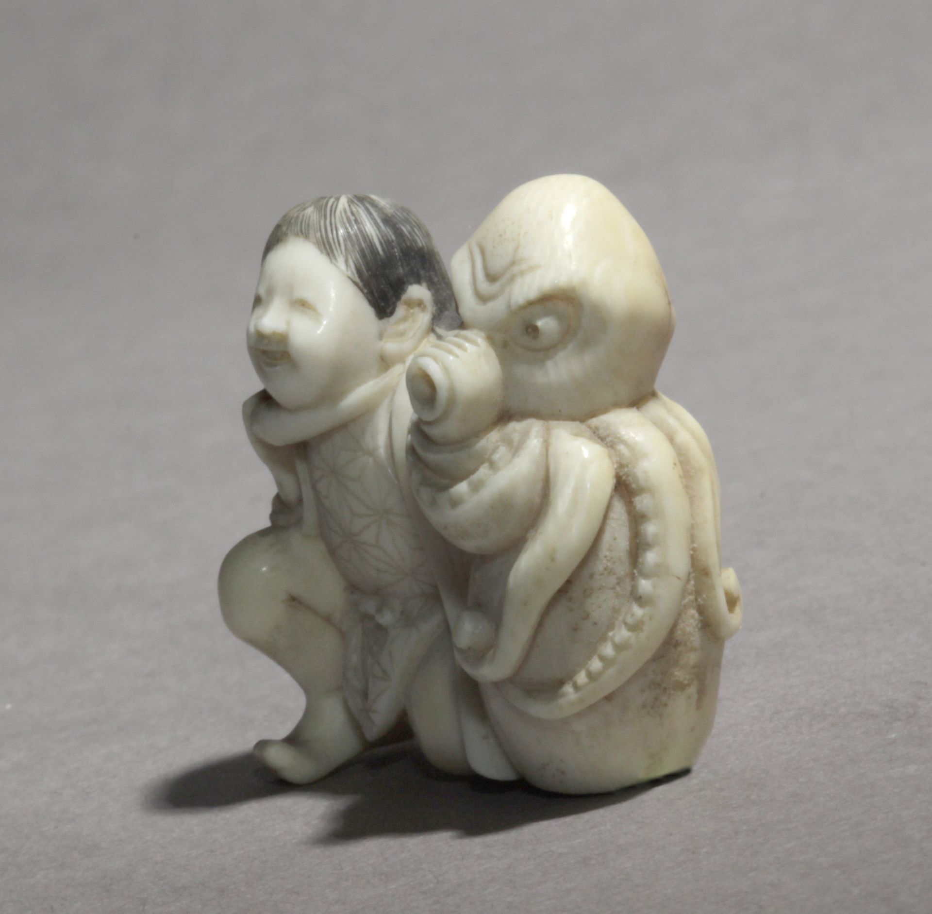 A mid 19th century Japanese netsuke from Edo period - Bild 2 aus 7