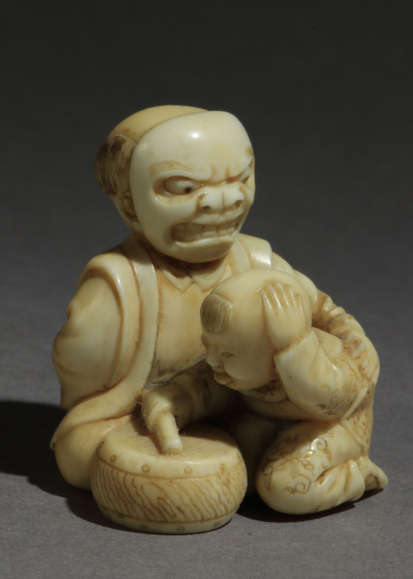 A mid 19th century Japanese netsuke from Edo-Meiji period - Bild 2 aus 9