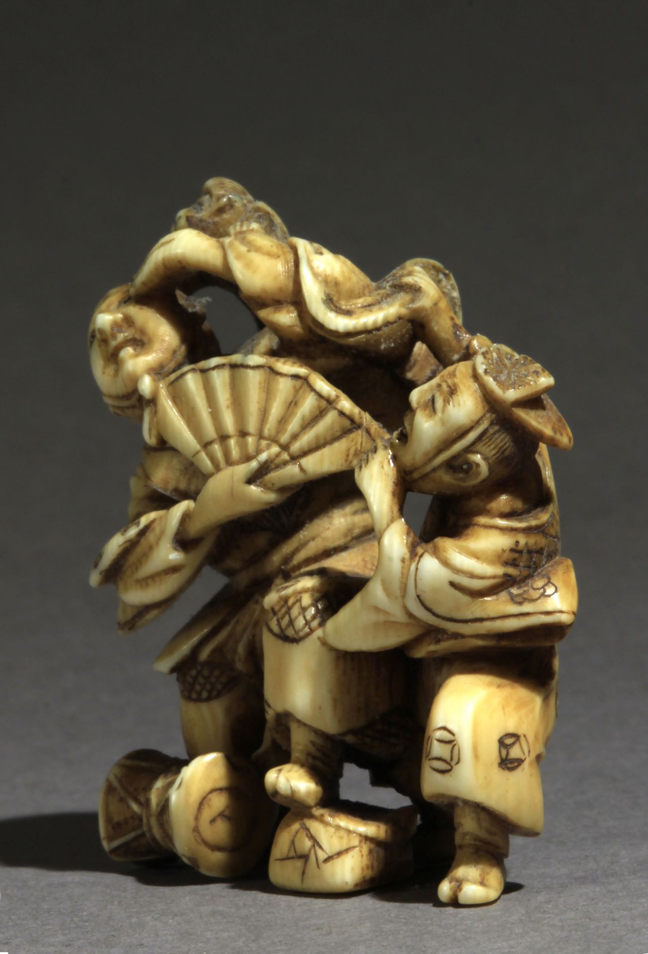 A mid 19th century Japanese netsuke from Edo-Meiji period - Image 2 of 4