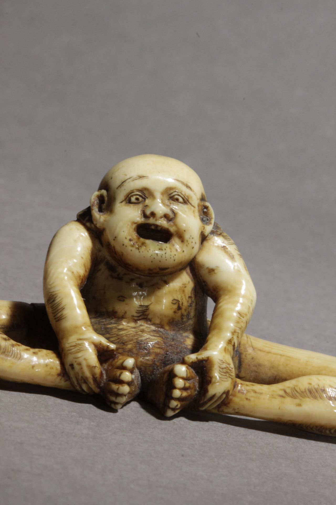 A 19th century Japanese netsuke from Edo period - Bild 6 aus 10