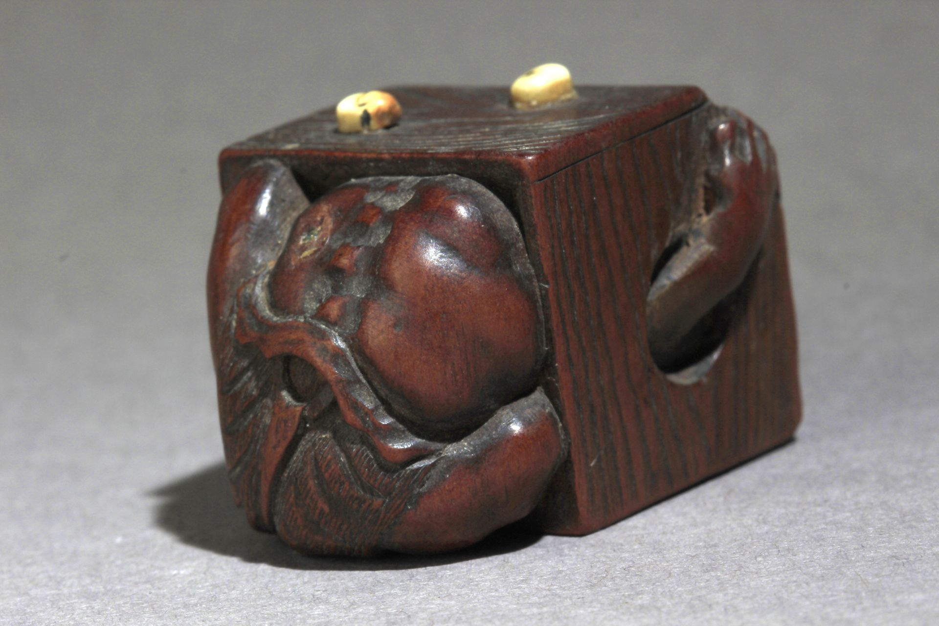 A 19th century Japanese netsuke from Meiji period - Bild 3 aus 13