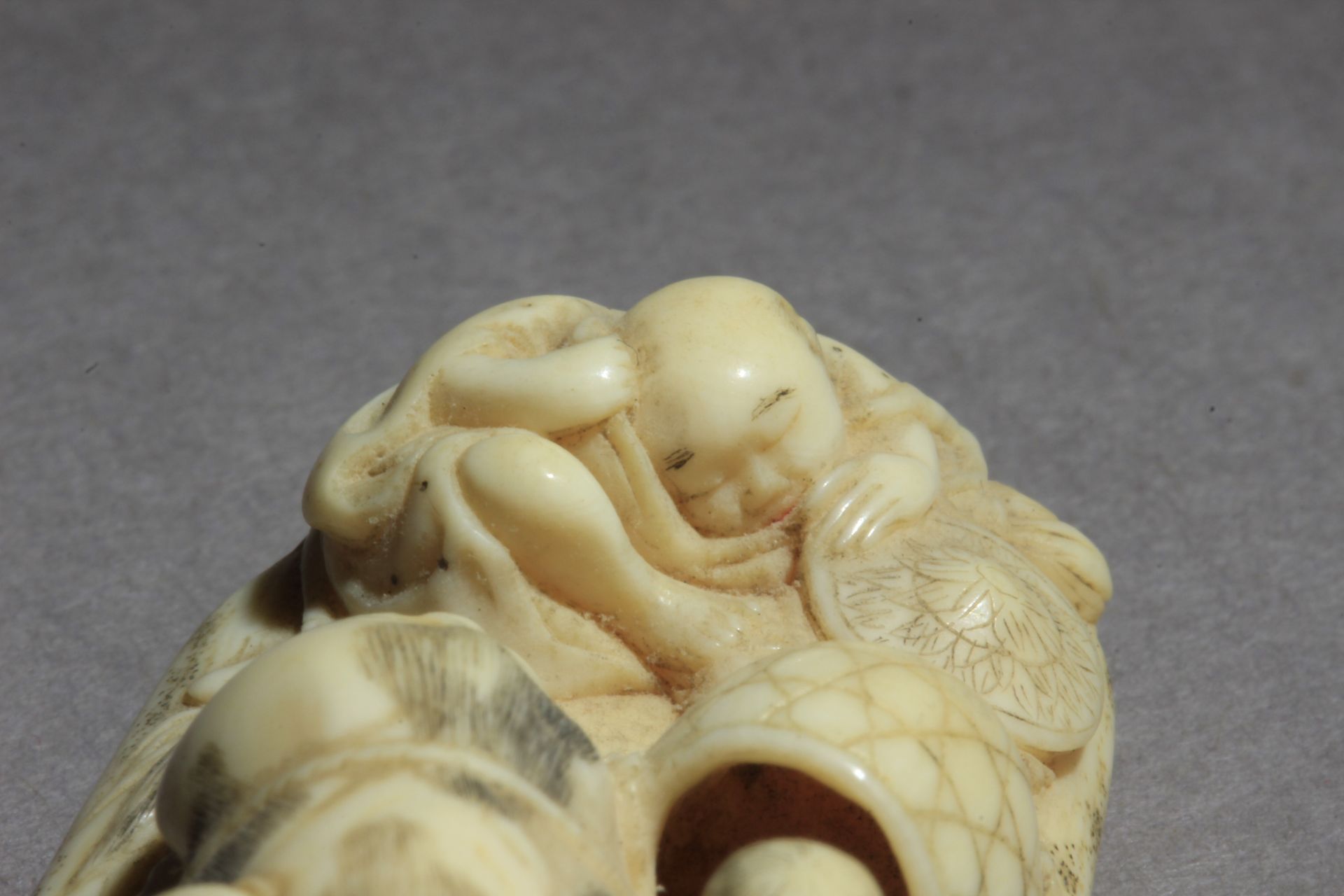 An early 19th century Japanese netsuke from Edo period - Bild 5 aus 6