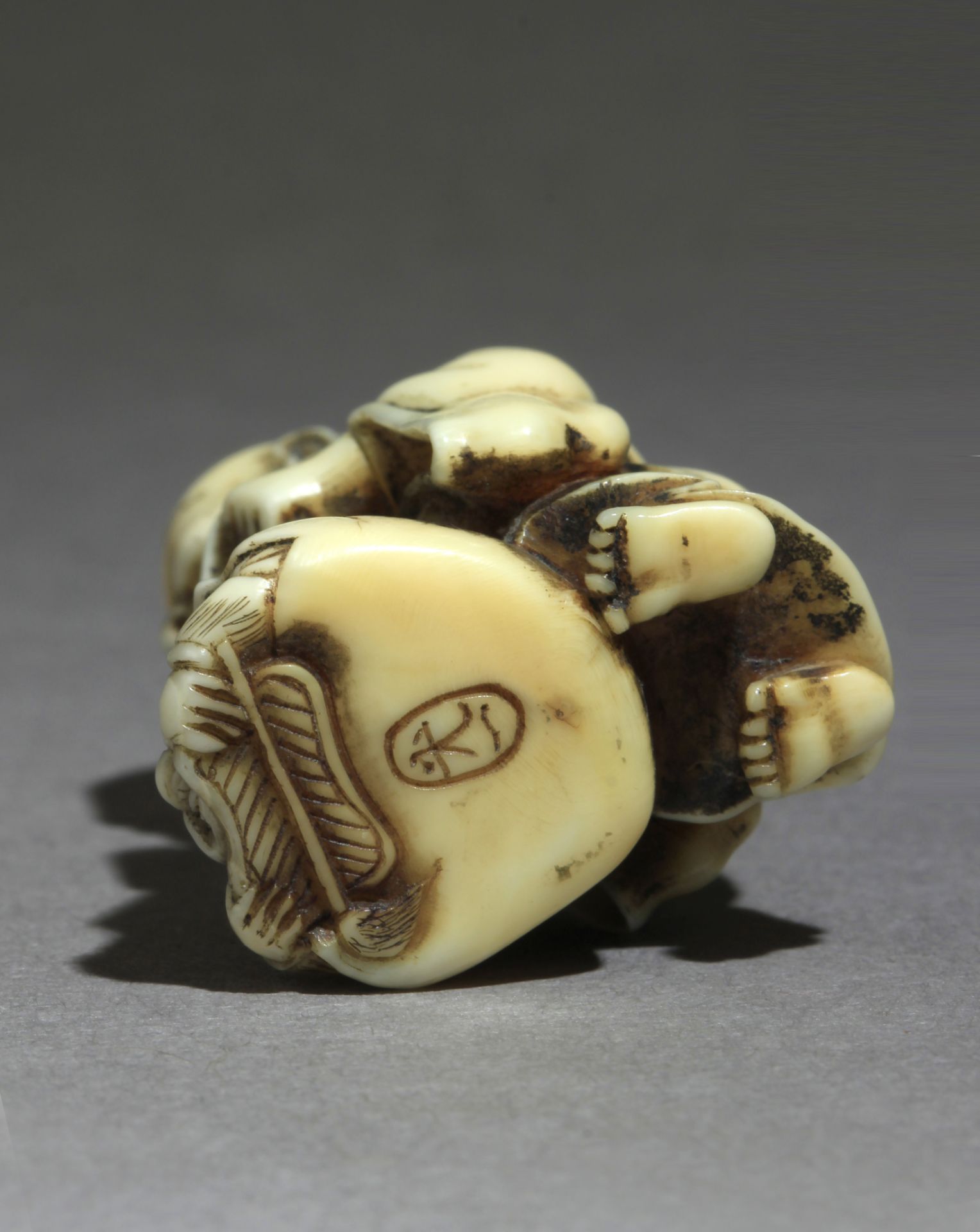 A mid 19th century Japanese netsuke from Meiji period - Bild 7 aus 8