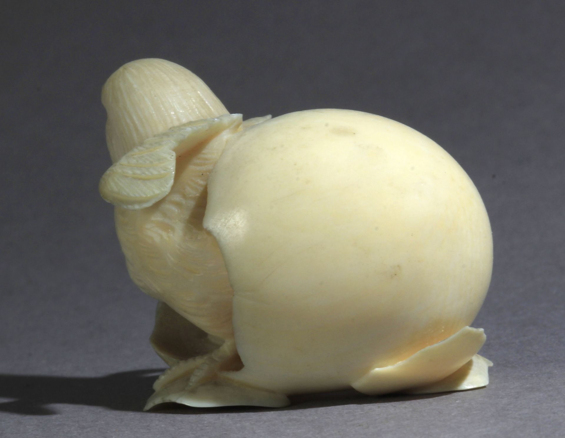 A late 19th century Japanese netsuke from Meiji period - Bild 4 aus 7