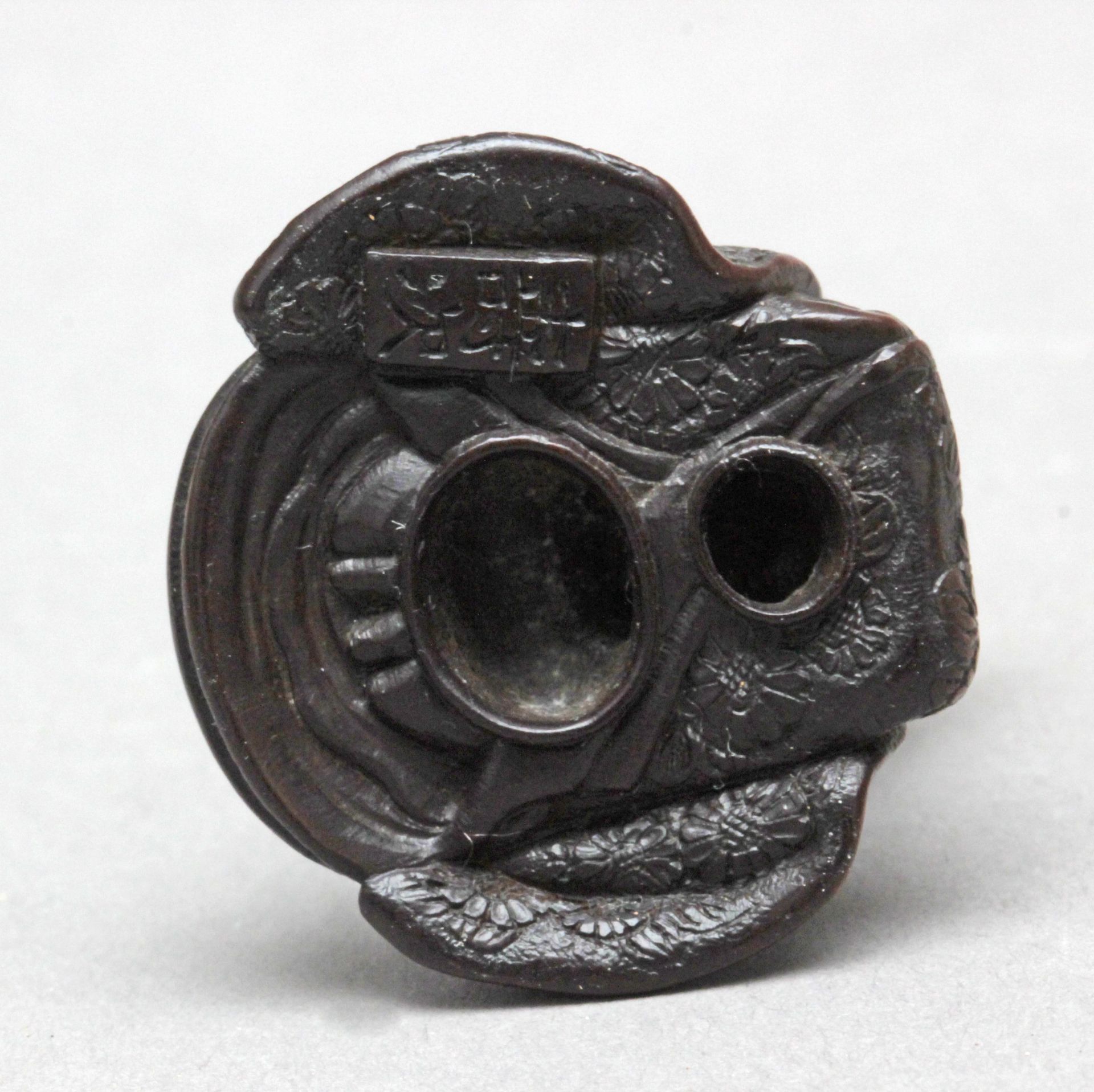 A late 19th century Japanese netsuke from Meiji period - Bild 6 aus 7